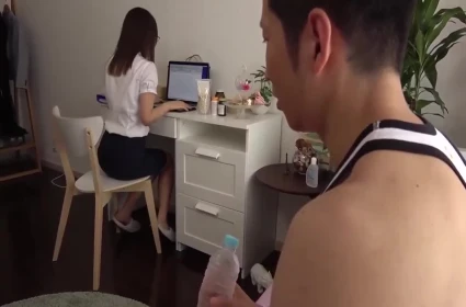 Trải nghiệm đắm say cùng cô bạn cùng lớp nóng bỏng trong phim sex Âu Mỹ